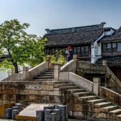 景钦鹏：带动村民一起致富